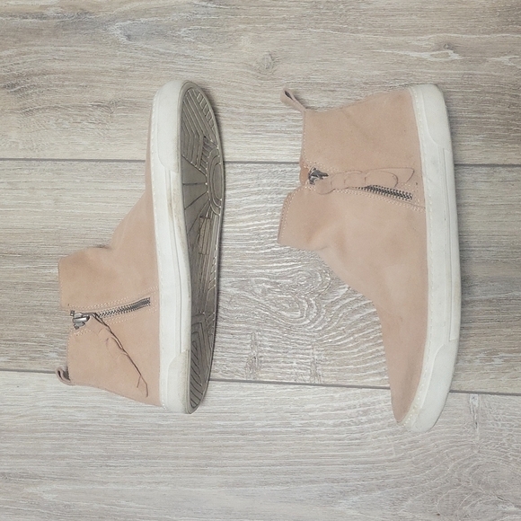 Dolce Vita Blush Suede Xenon Sneakers Size 7 1/2 - Picture 3 of 8